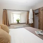 1 Bed In Whitby Oc-g0140