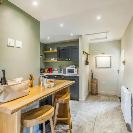 1 Bed In Whitby Oc-g0140 بيت للعطل *