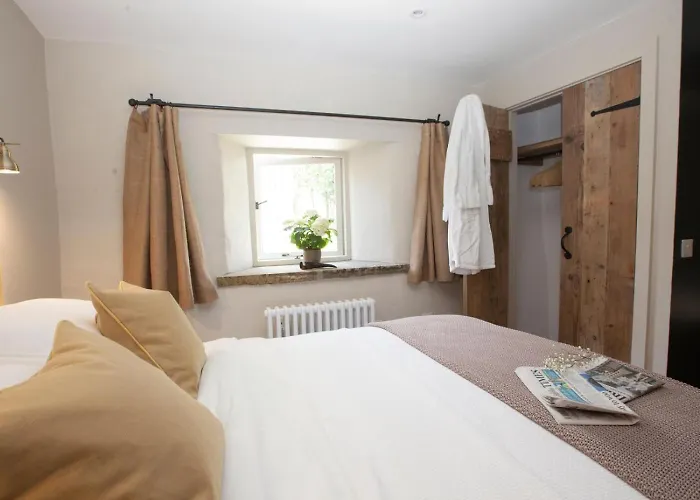 1 Bed In Whitby Oc-g0140