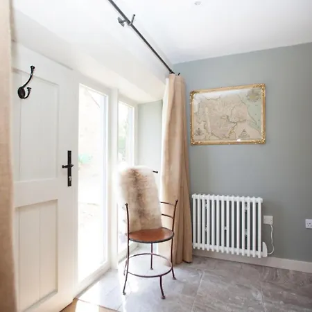 1 Bed In Whitby Oc-g0140 *
