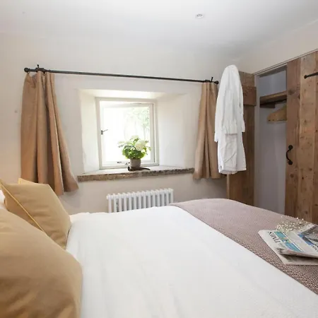 1 Bed In Whitby Oc-g0140